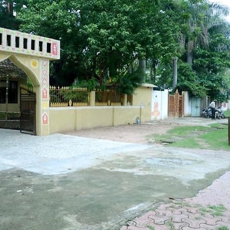 Priyanka Resort Khajurāho Exterior foto